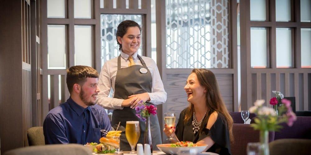 Maldron Hotel Newcastle Ngoại thất bức ảnh